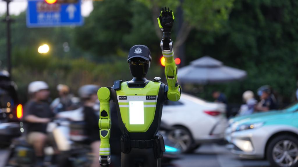 Robots que controlan el tránsito: el innovador sistema que es furor en China