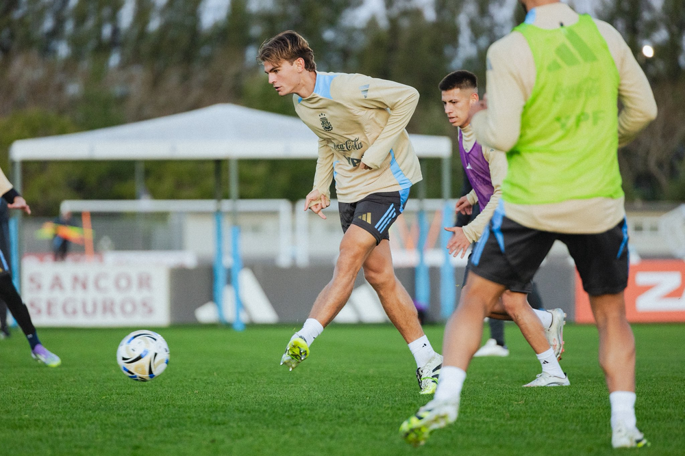Nicolás Paz pelea por la titularidad en la Selección Argentina Nicolás Paz pelea por la titularidad en la Selección Argentina