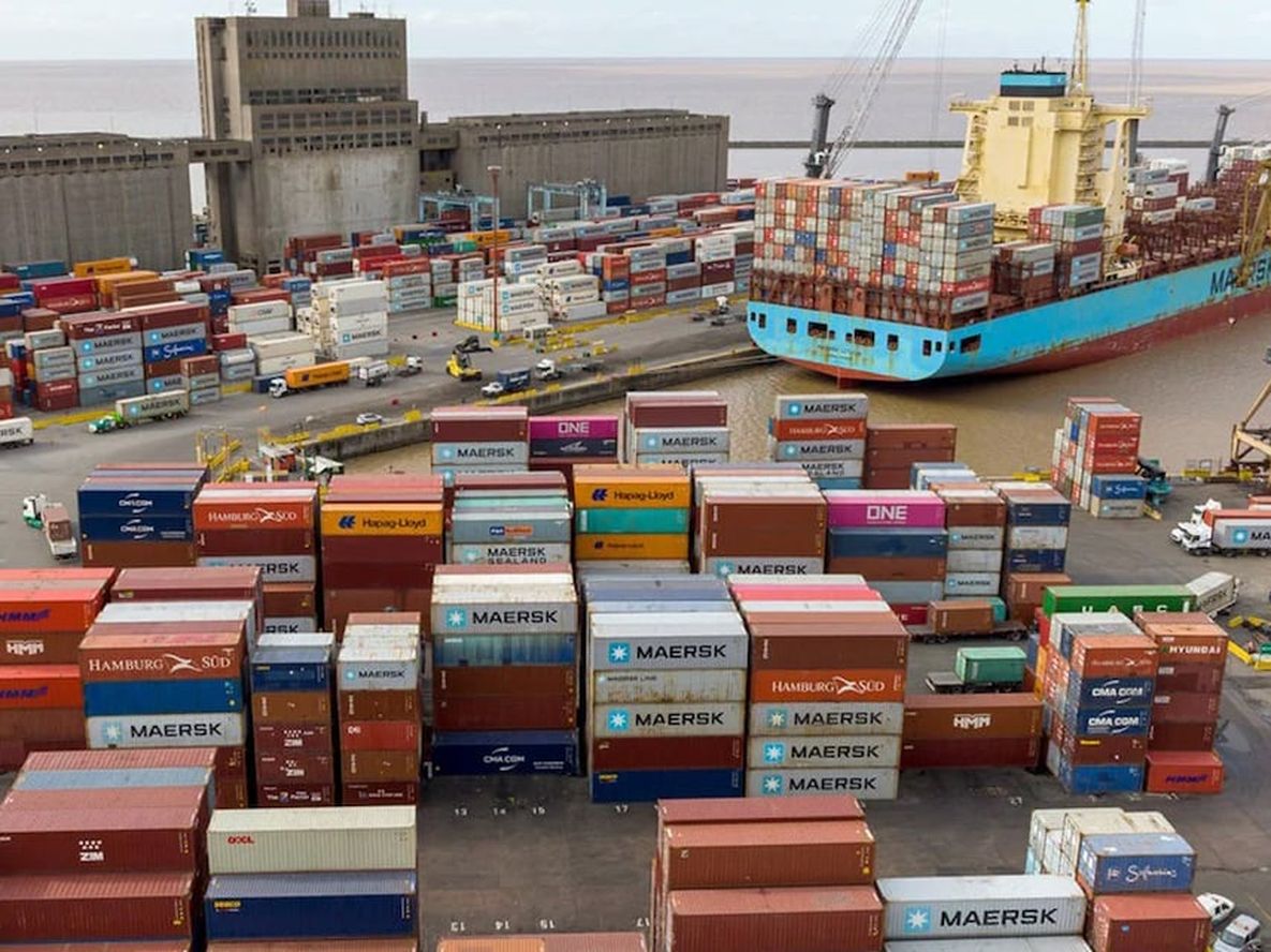 La Secretaría de Industria y Comercio eliminó el control aduanero del etiquetado de productos textiles y calzado.